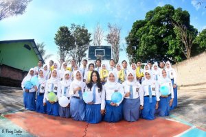 Inspirasi Tema Dalam Buku Tahunan Sekolah Yang Keren - Cetak Online